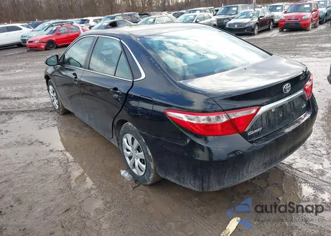 2017 Toyota Camry Le z USA, uszkodzony, nr VIN 4T1BF1FK0HU407676